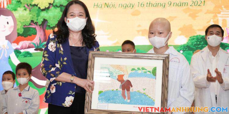 Bệnh nhi ung thư vẽ chủ quán cơm mất vì Covid-19