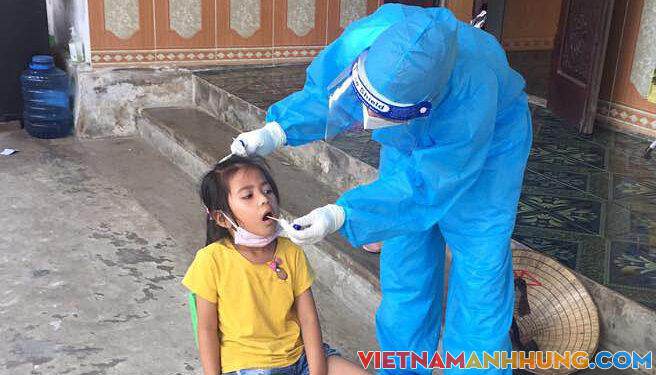 Cả lớp phải đi cách ly vì bạn học mắc Covid-19