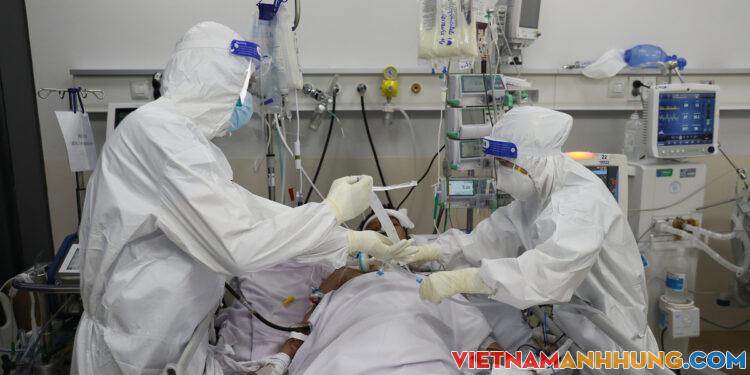 Chủ tịch nước đề nghị có chế độ đãi ngộ cho y, bác sĩ chống dịch