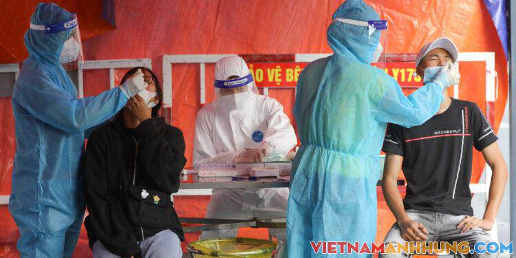 Chuyên gia đề xuất TP HCM dừng xét nghiệm diện rộng