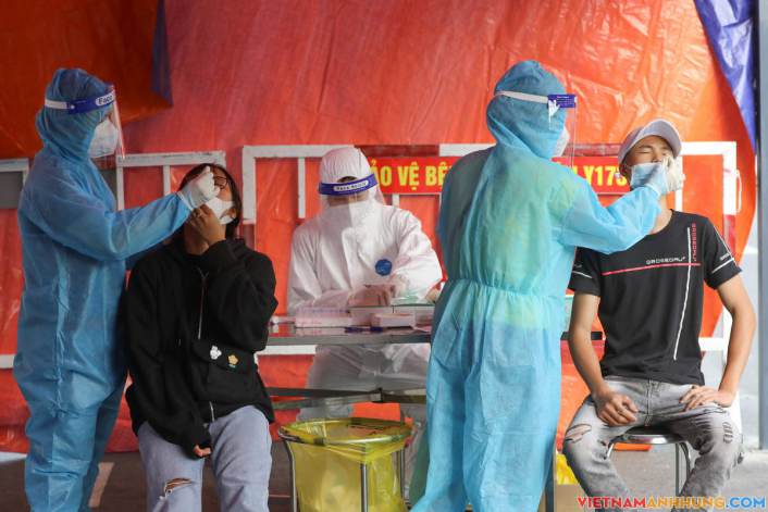 Chuyên gia đề xuất TP HCM dừng xét nghiệm diện rộng