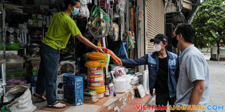 Covid 24h: Hà Nội nới lỏng giãn cách, TP HCM xét nghiệm toàn bộ dân ‘vùng đỏ, cam’