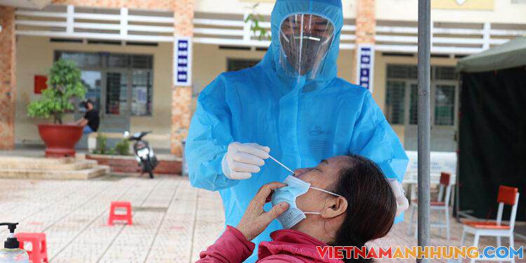 Đồng Nai cấm cán bộ dùng bạo lực ép dân lấy mẫu xét nghiệm