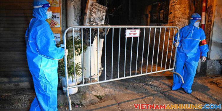 Hà Nội dỡ phong tỏa ba ổ dịch lớn