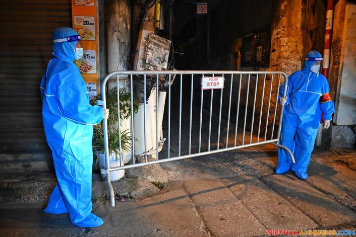 Hà Nội dỡ phong tỏa ba ổ dịch lớn