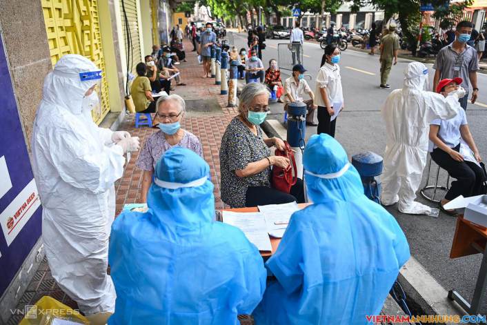 Hà Nội thu hẹp quy mô xét nghiệm Covid-19