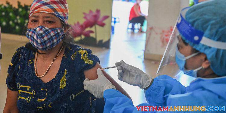 Hà Nội tiêm gần một triệu mũi vaccine trong hai ngày