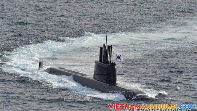 Hàn Quốc phóng thành công tên lửa đạn đạo từ tàu ngầm