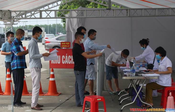 Hàng nghìn lao động trở lại Hà Nội