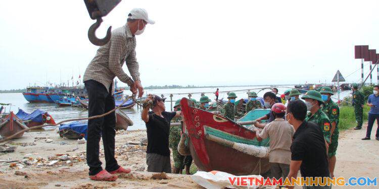 Ngư dân vào tránh bão được cách ly, xét nghiệm Covid-19