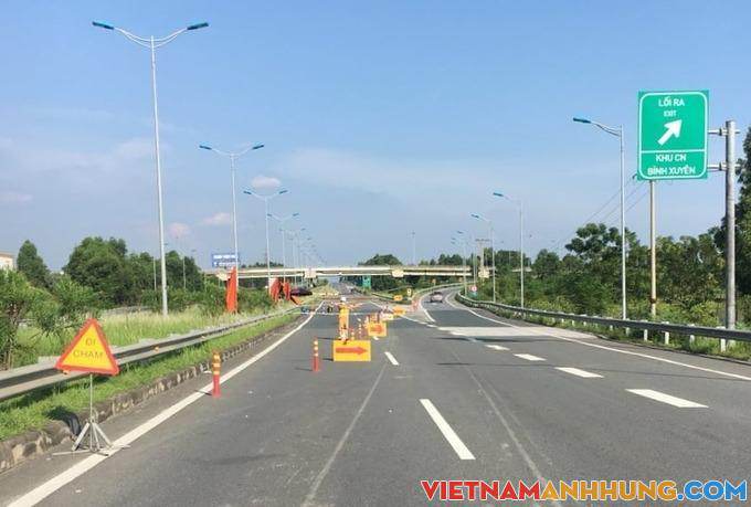 Tài xế phải đi vòng khi lưu thông trên cao tốc Nội Bài – Lào Cai