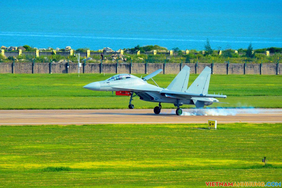 Trung Quốc sắp hé lộ tiêm kích tác chiến điện tử J-16D