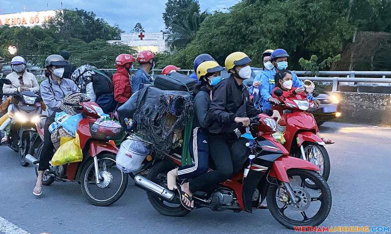 Vì sao đề xuất người TP HCM và 3 tỉnh lân cận không tự về quê?