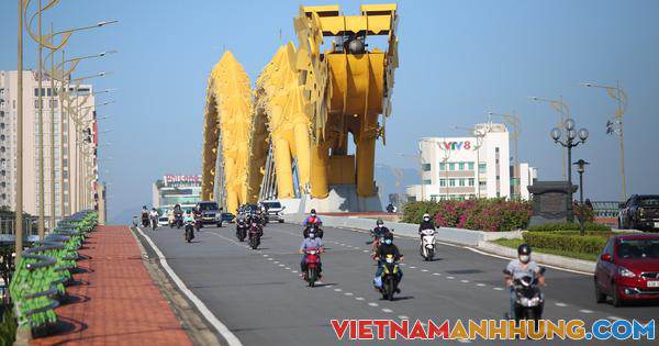 Đường phố Đà Nẵng đông đúc trở lại