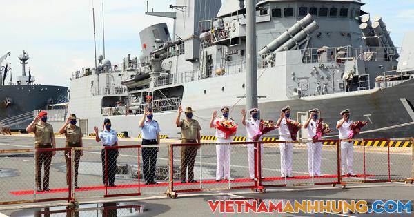 Nhóm tàu hải quân Úc thăm Việt Nam