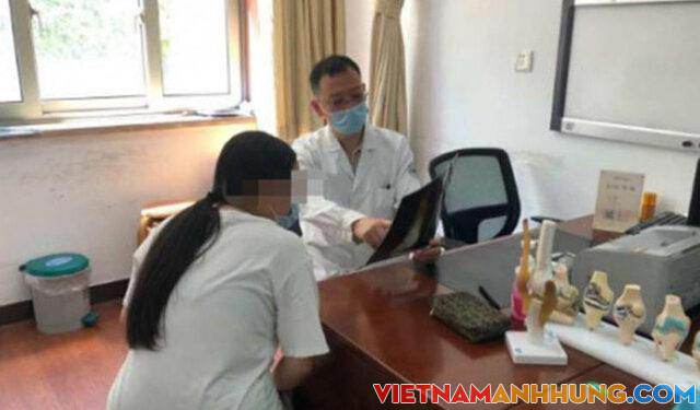 Mẹ ép nhảy dây 3.000 cái/ngày, bé gái 13 tuổi bị viêm khớp nặng