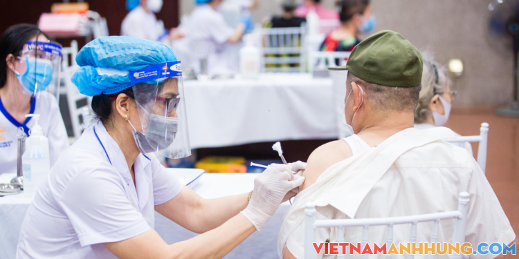 Hà Nội lập kỷ lục chưa từng có với hơn nửa triệu mũi tiêm vaccine phòng Covid-19 trong ngày