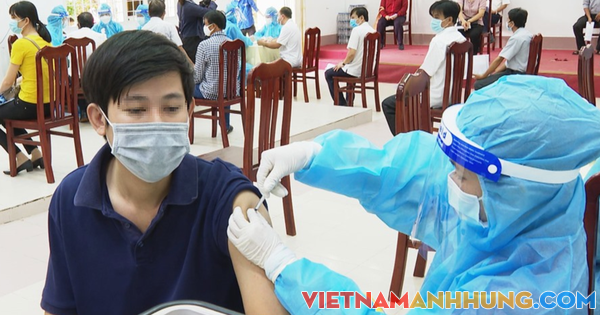 Cách chức Giám đốc Trung tâm Y tế TP Trà Vinh do tiêm vắc-xin sai đối tượng