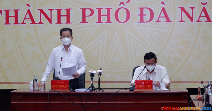 Bí thư yêu cầu thu hẹp vùng đỏ, Chủ tịch chỉ đạo tiêm nhanh đạt mục tiêu vaccine toàn dân