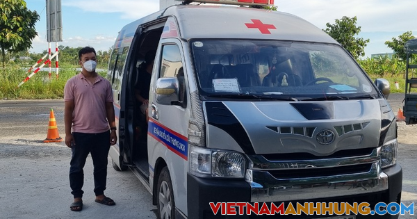 Bị giữ bằng lái, gã trai vẫn lấy xe cứu thương dỏm chở người về từ vùng có dịch