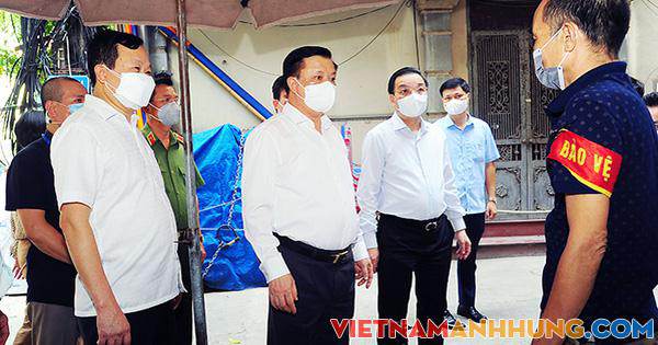 Vì sao Hà Nội sắp thành công chiến dịch thần tốc tiêm vắc-xin mũi 1 cho người trên 18 tuổi?