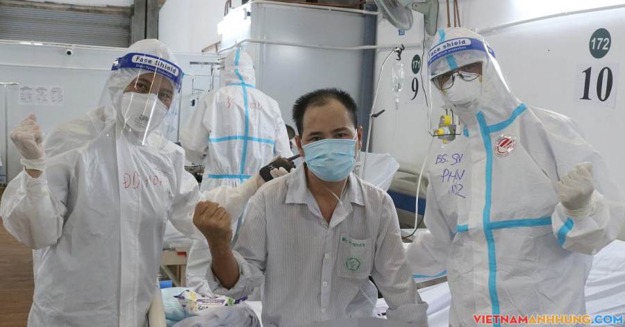 Ám ảnh với dòng chữ xin “bỏ điều trị” của bệnh nhân Covid-19 nặng và niềm vui vỡ òa