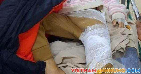 Sạt lở đất làm sập nhà dân trong đêm, 2 chị em bị thương
