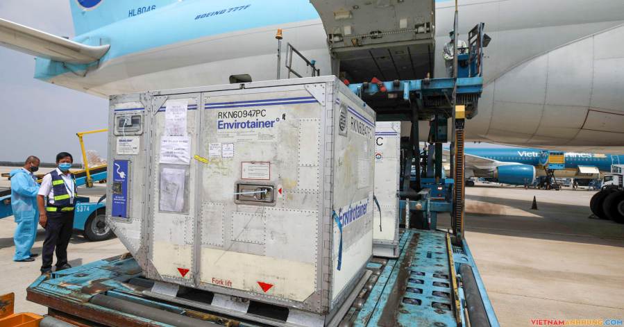 VNVC bàn giao hơn 1,3 triệu liều vaccine AstraZeneca cho Bộ Y tế