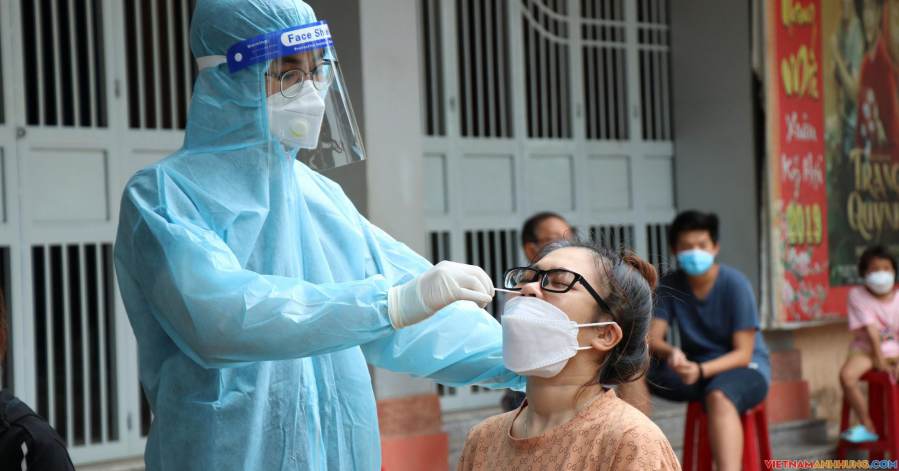 Nam thanh niên mắc Covid-19, 12 người liên quan test nhanh dương tính SARS-CoV-2