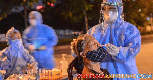 CLIP: Lấy 5.000 mẫu xét nghiệm Covid-19 và trả kết quả qua Bluezone