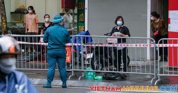 Người đàn ông tử vong mới được phát hiện mắc Covid-19, vì sao vẫn tổ chức tang lễ bình thường?