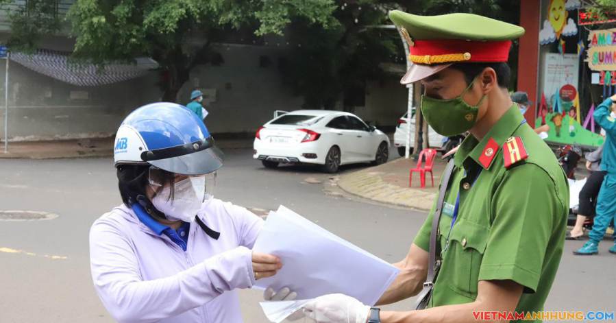 TP Buôn Ma Thuột xử phạt hàng loạt trường hợp không đeo khẩu trang, ra đường không lý do chính đáng