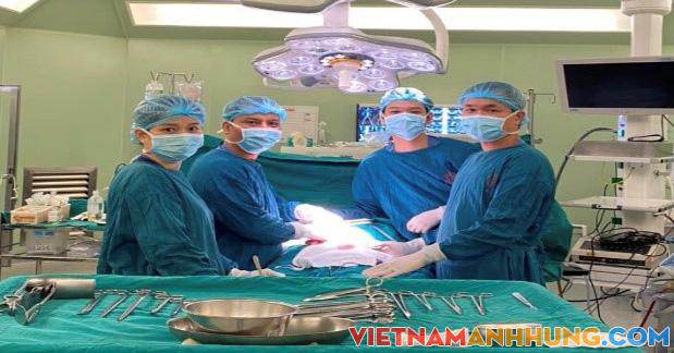 Căng thẳng, áp lực nợ nần, 1 sinh viên uống chất tẩy bồn cầu, tổn thương nặng thực quản