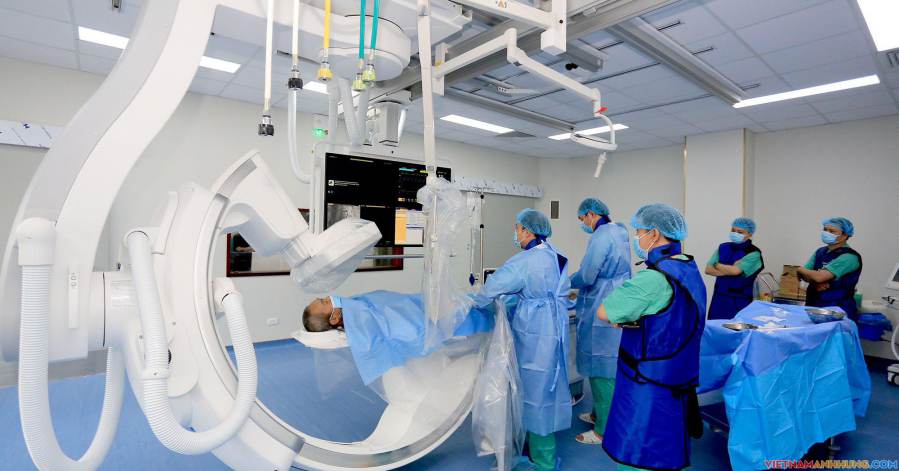 Vận hành hệ thống máy hiện đại tăng cơ hội cứu sống bệnh nhân đột quỵ, tim mạch