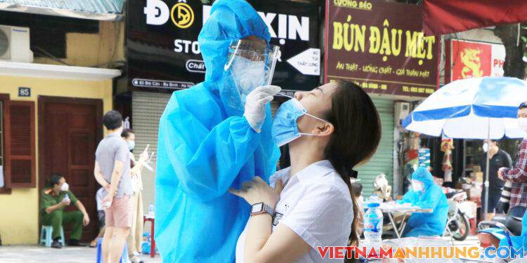 Cô gái 26 tuổi ở chung cư Imperial Plaza 360 Giải Phóng dương tính SARS-CoV-2