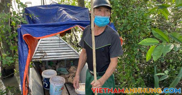 Chèo thuyền, vượt sông “né” chốt kiểm dịch