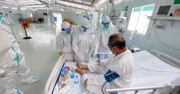 Bộ trưởng Bộ Y tế kêu gọi nhân viên y tế quyết tâm, nỗ lực hơn để chống dịch Covid-19