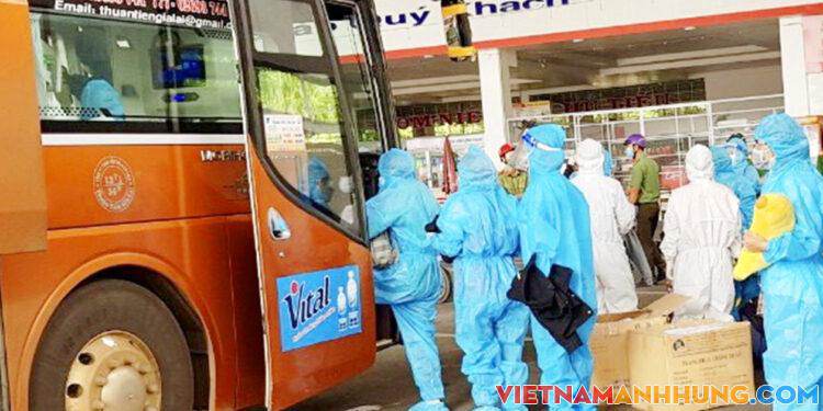 Tiếp tục đưa 314 thai phụ và trẻ em về địa phương