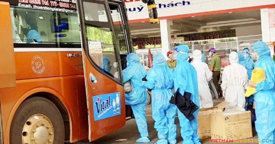 Tiếp tục đưa 314 thai phụ và trẻ em về địa phương