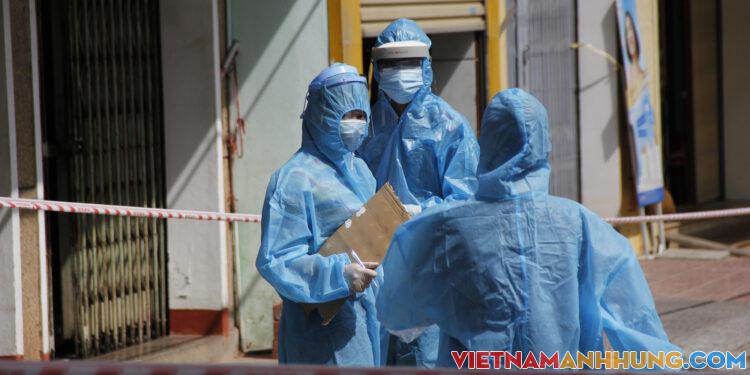 Thanh niên trốn trong nhà dương tính SARS-CoV-2 khai báo quanh co