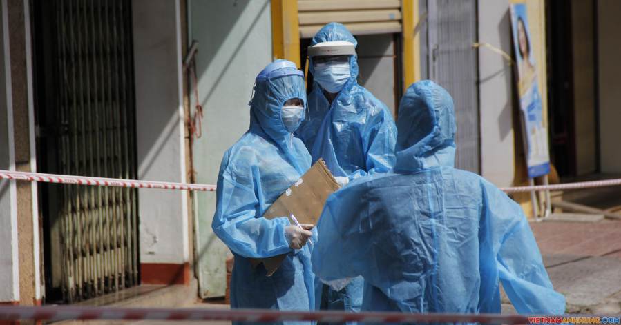 Thanh niên trốn trong nhà dương tính SARS-CoV-2 khai báo quanh co