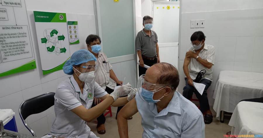 Tuyển tình nguyện viên thử nghiệm giai đoạn 1 và 3a vaccine Covid-19 ARCT-154