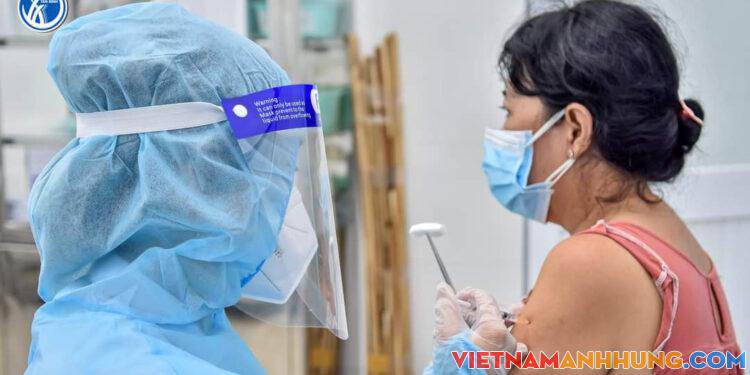 Bộ Y tế ý kiến về việc một số nơi tiêm vaccine Covid-19 cho trẻ dưới 18 tuổi