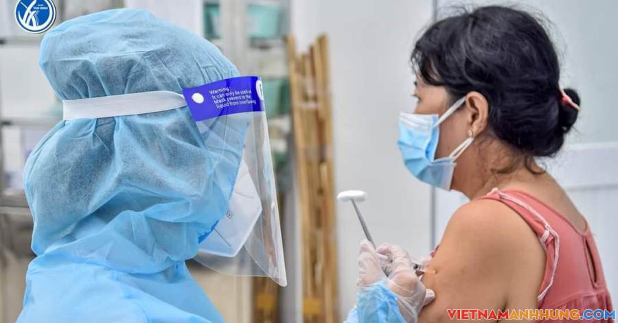 Bộ Y tế ý kiến về việc một số nơi tiêm vaccine Covid-19 cho trẻ dưới 18 tuổi