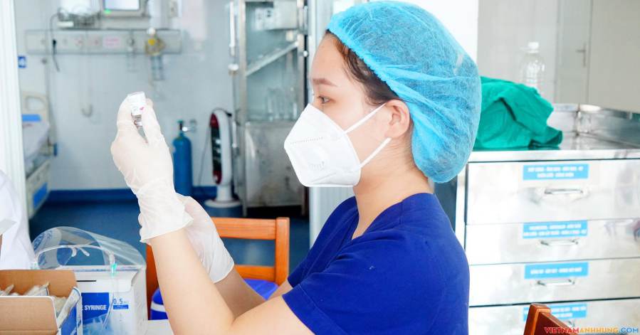 Trường hợp cụ ông tử vong sau tiêm vaccine AstraZeneca là do tai biến trùng thời điểm