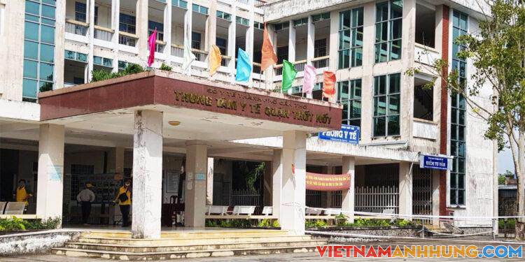 Đình chỉ công tác giám đốc Trung tâm y tế quận