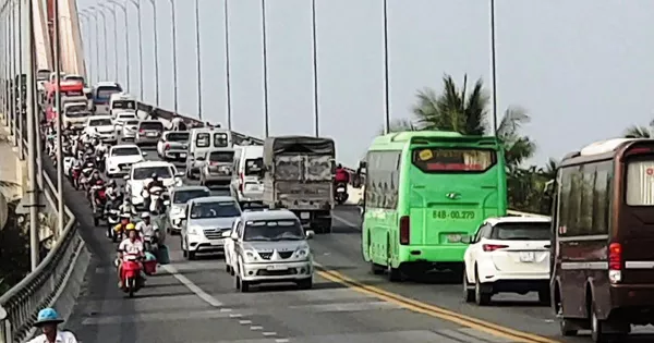 Xe “luồng xanh” vào Bến Tre bị làm khó, UBND tỉnh chấn chỉnh ngay