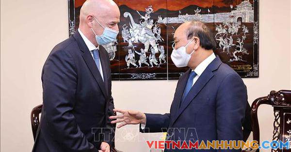 Chủ tịch nước Nguyễn Xuân Phúc tiếp Chủ tịch FIFA