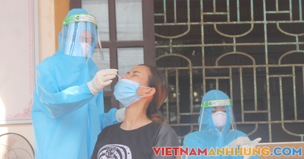 Họ sốt mua thuốc uống không khỏi, đến bệnh viện khám dương tính SARS-CoV-2