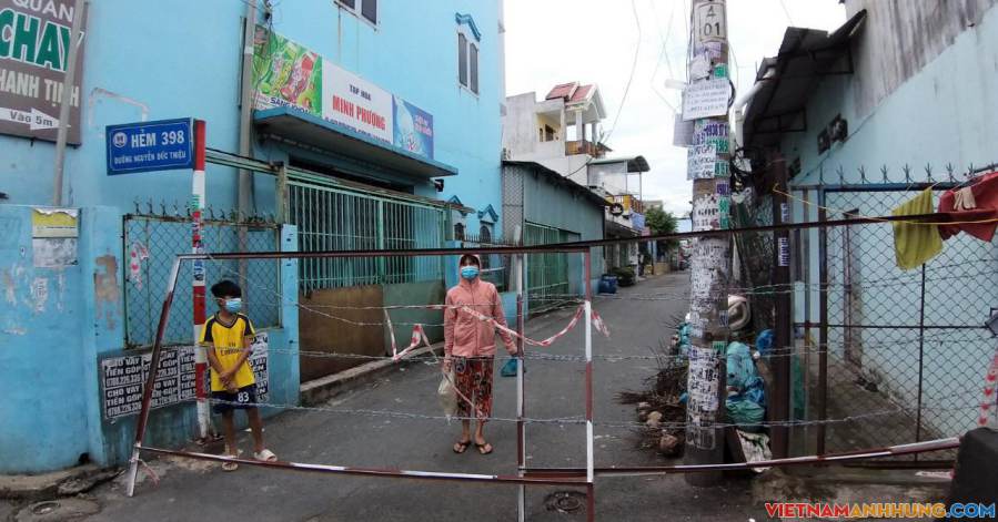 Người dân ở “vùng xanh” của TP Dĩ An được ra đường